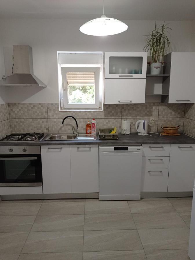 Apartman Vesna Pag Daire Pag Town Dış mekan fotoğraf