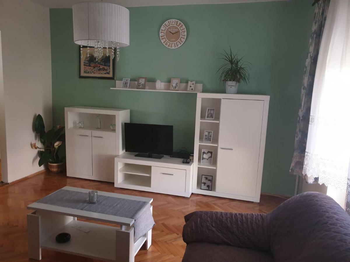Apartman Vesna Pag Daire Pag Town Dış mekan fotoğraf